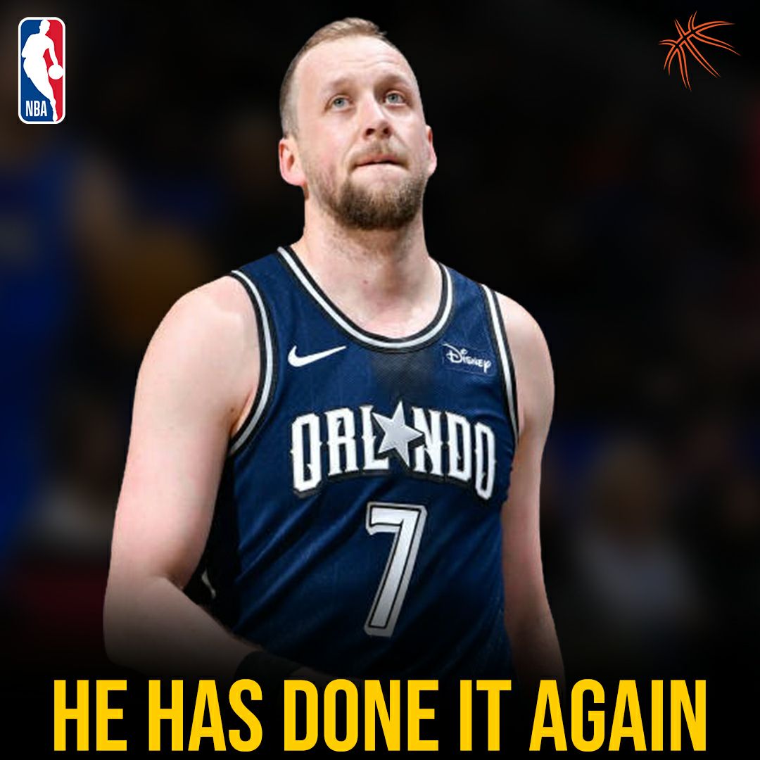 AusBballnews's tweet photo. ๐๐ฅ Joe Ingles continues to defy expectations in the NBA, leaving fans in awe with his crafty moves and basketball IQ! ๐
Despite not fitting the typical mold of a high-flying NBA player, 36-year-old Ingles consistently outsmarts and outplays his opponents. ๐ช
#JoeIngles #nba https://t.co/JxhVJijcQQ