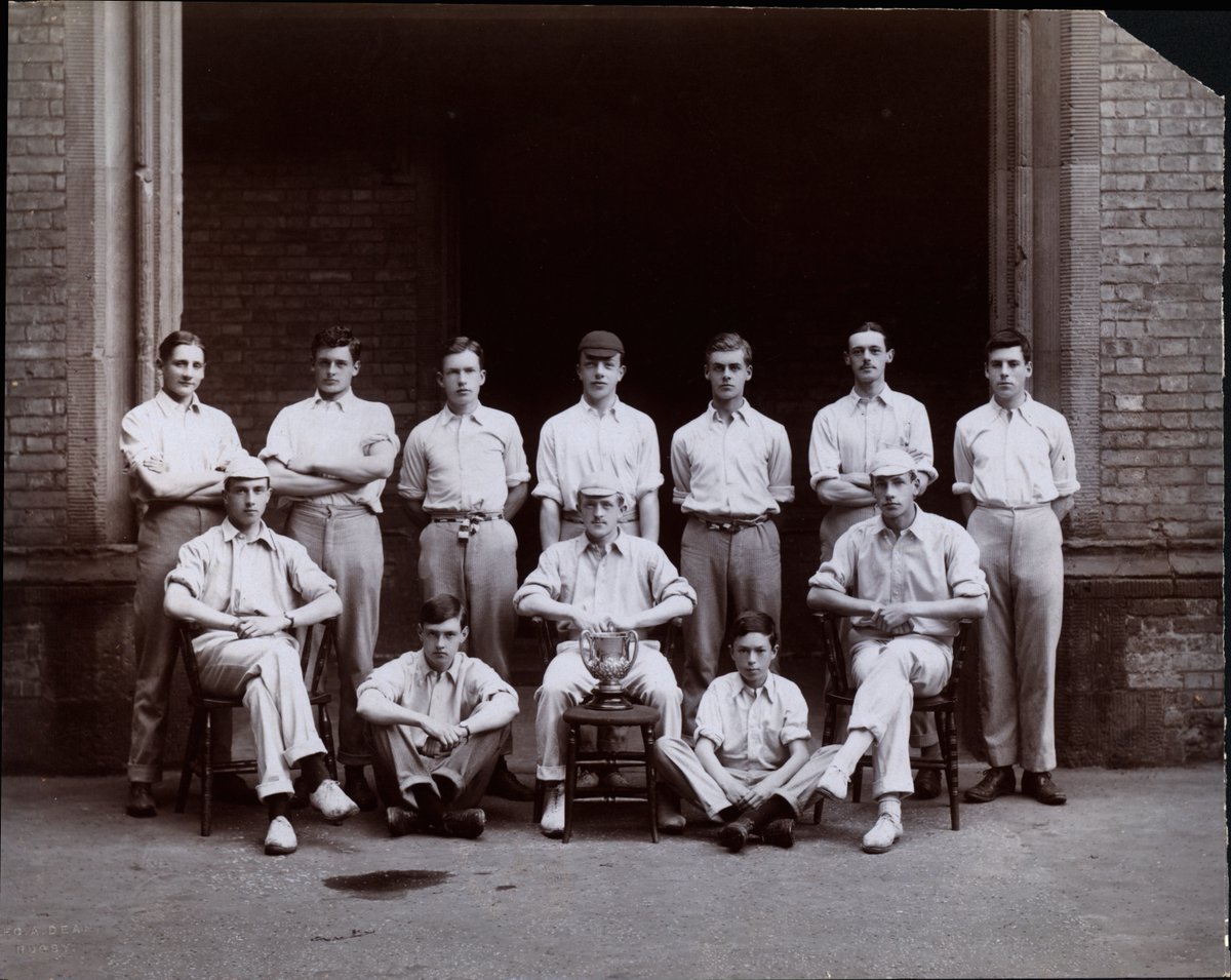 School House XI cricket team in 1923.

#sporthistory