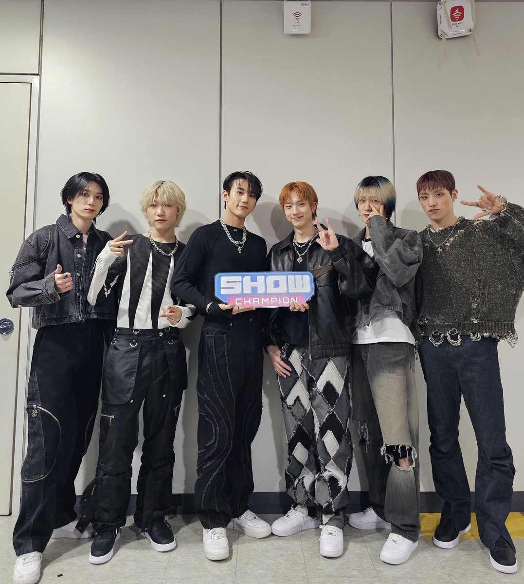 SHOWCHAMPION tweet media