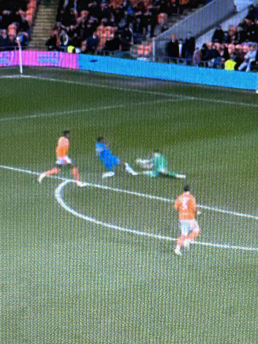 jamespegler3's tweet photo. Striker already down, not in possession of the ball, keeper not even touched him at this point. In what WORLD is this a penalty. EFL refs… https://t.co/34hrVkYkoa