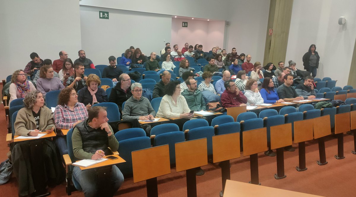 redfaragon's tweet photo. Organizado por el CSCV, comienza hoy el curso "Fertirrigacion en cultivos leñosos para tecnicos de #ATRIA" en el que participan 59 integrantes de la Red de Vigilancia Fitosanitaria de Aragón. Exponen M. Pascual de @UdL_info y J.Rufat @irtacat. Gracias también @Mercazaragoza1 https://t.co/FujgwhA6Ri