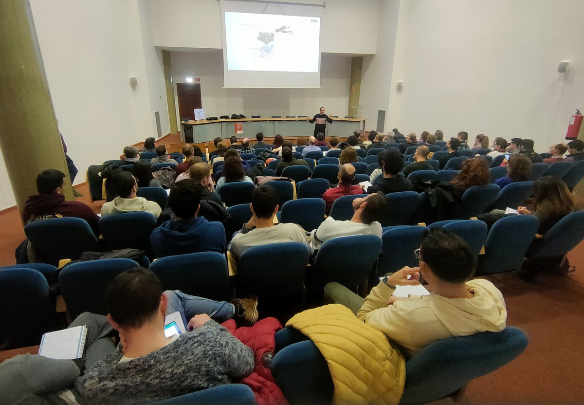 redfaragon's tweet photo. Organizado por el CSCV, comienza hoy el curso "Fertirrigacion en cultivos leñosos para tecnicos de #ATRIA" en el que participan 59 integrantes de la Red de Vigilancia Fitosanitaria de Aragón. Exponen M. Pascual de @UdL_info y J.Rufat @irtacat. Gracias también @Mercazaragoza1 https://t.co/FujgwhA6Ri