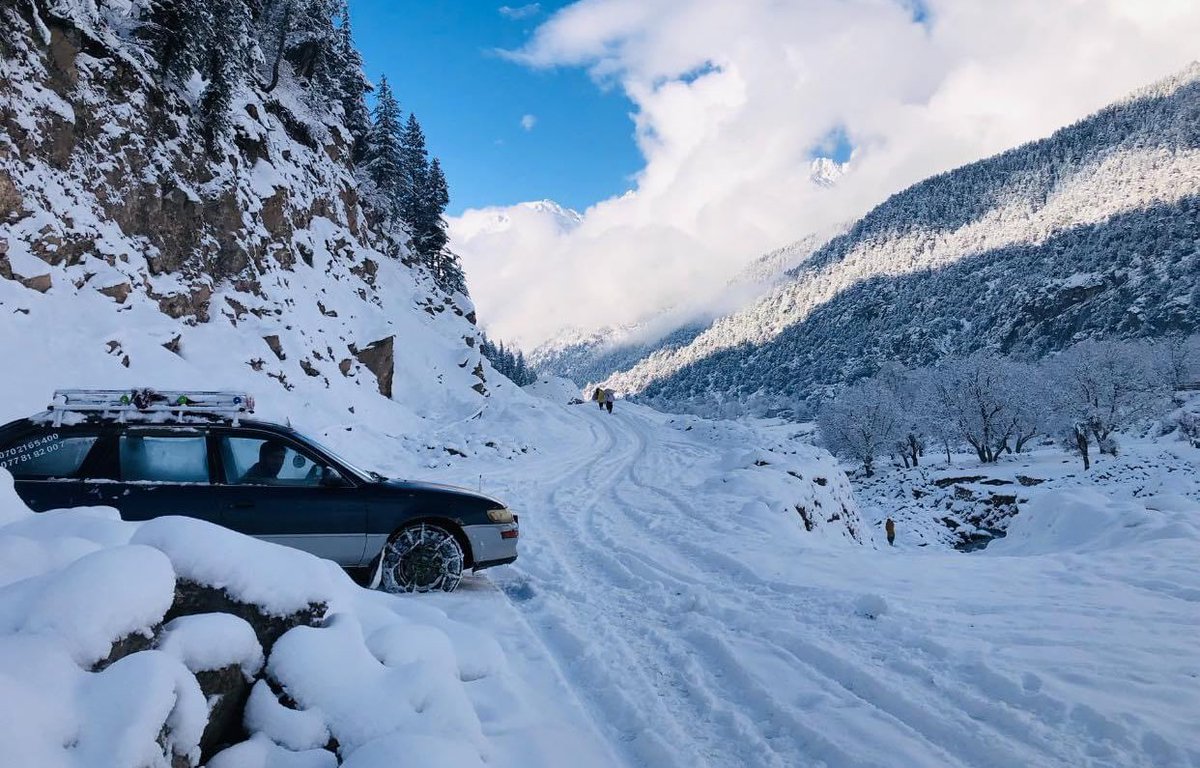 Nuristantribune's tweet image. A Nuristani man after blizzard weather in 
Parun Valley, Nuristan 

@Nuristantribune