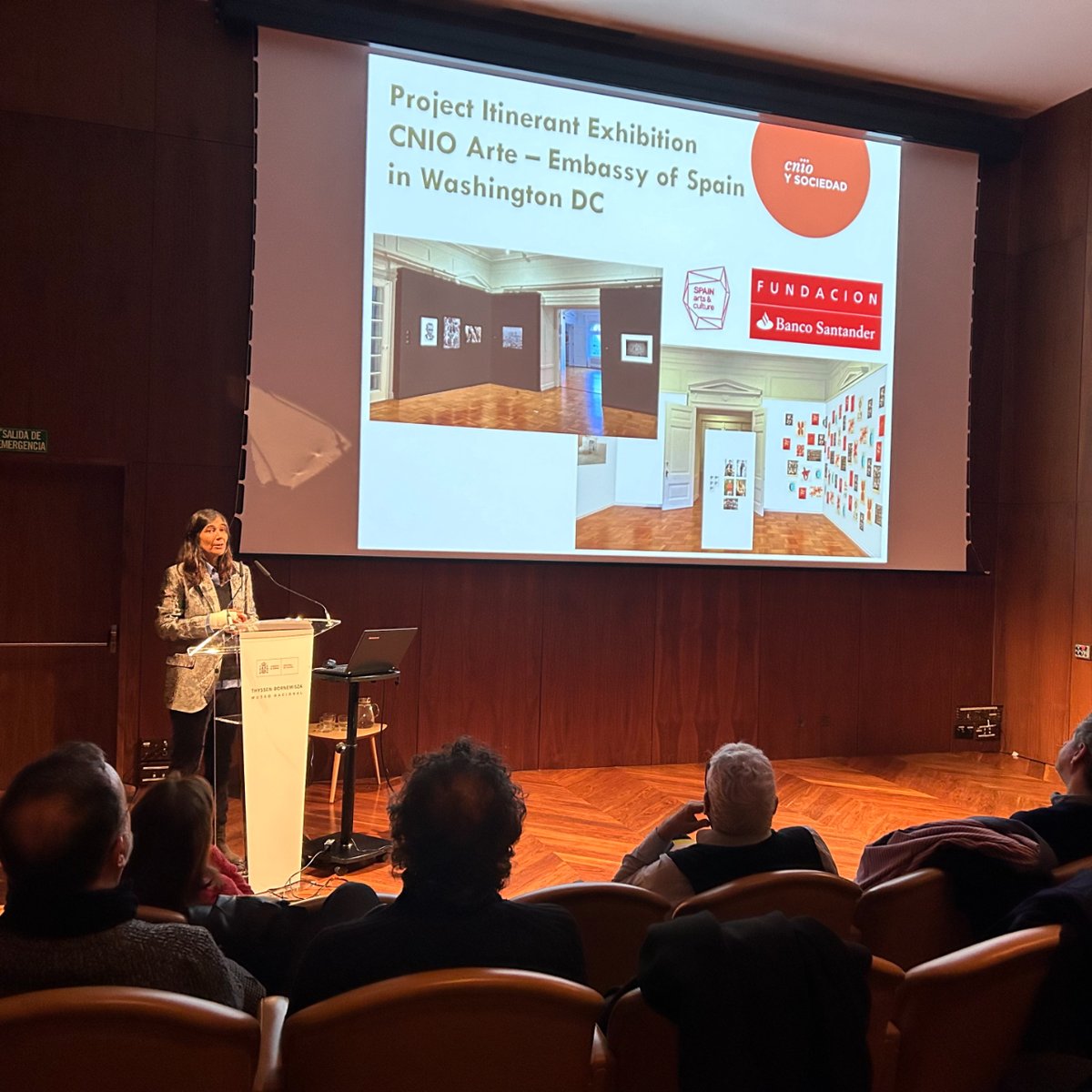 CNIOStopCancer's tweet photo. Comienza el V Simposio de Arte y Ciencia: 'El arte, la ciencia y la ecología ante el cambio climático' en el @MuseoThyssen. Maria Blasco, directora #CNIOStopCancer y Juan de Nieves, comisario #CNIOArte dan la bienvenida junto a Juan ángel López, conservador del museo. https://t.co/b951j6auHn