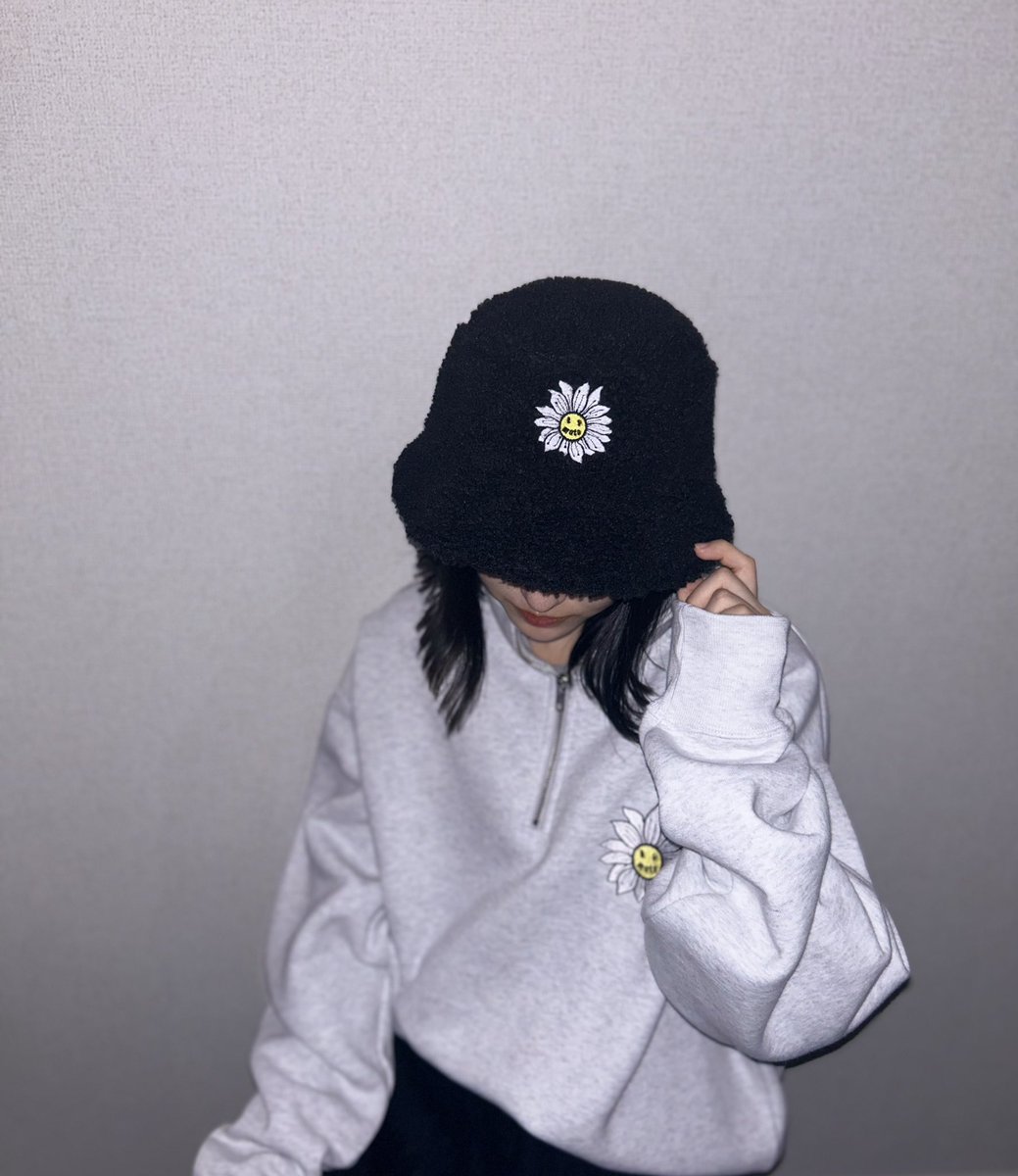 marshallmate_jp's tweet photo. 【2st LINE UP発表】

🌼marshall mate LOSEFIT HALFZIP LOGO SWEAT SHIRT 🌼

・BLACK
・GREY
の2色

🌼 marshall mate LOGO BOA BUCKET HAT 🌼

・BLACK
・WHITE
の2色展開です！
明日2月22日　12:00より販売開始になります。
↓購入リンク↓
https://t.co/MDrf8FZMlU

#marshallmate #アパレル https://t.co/Yg4kOEj0h2