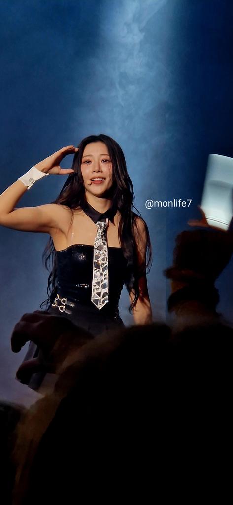 Monlife7's tweet photo. Few pictures I took at the Dreamcatcher concert 
#Dreamcatcher #DreamcatcherinWarsaw https://t.co/ch6tkzzHHr