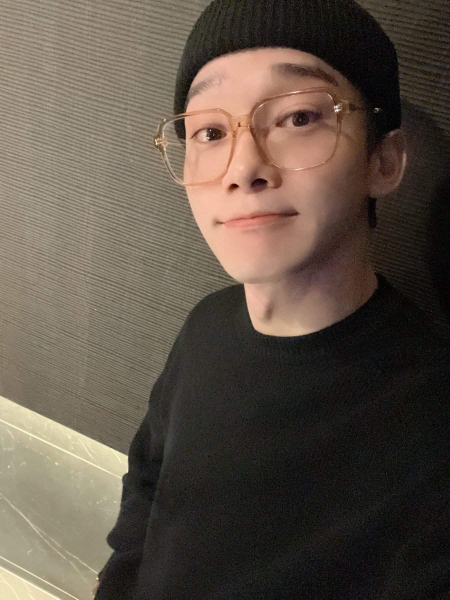 [#첸] Black🖤🔜🙌 #CHEN