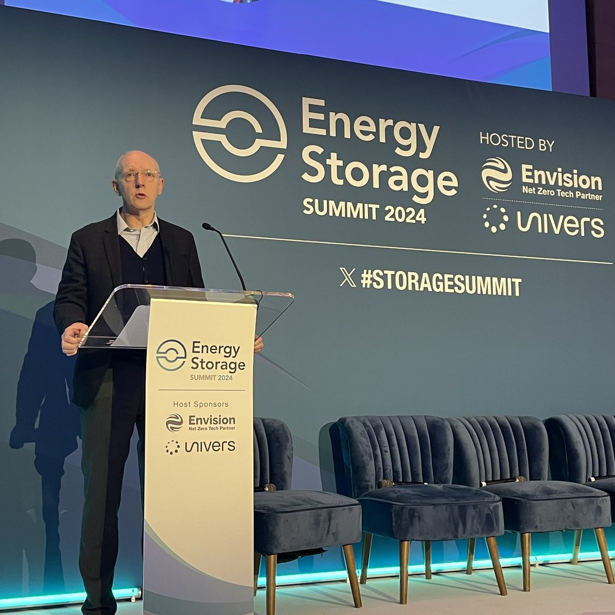 “Enhanced #storage and increased flexibility will be defining features of the UK’s future #energy architecture” - our Commissioner Nick Winser opens day 2 of #storagesummit sharing energy themes from our #NIA2 report Read about our recommendations here: nic.org.uk/studies-report…