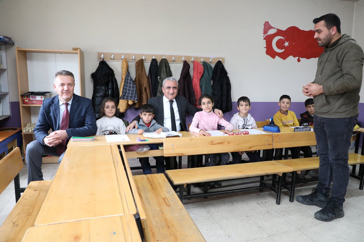 Gönül gönüle değince bize yollar mı dayanır?
Sizin gibi köy öğretmenlerimizle, kıymetli meslektaşlarımla zorluklar elbet kolaylaşır...
<a href="/tcmeb/">Millî Eğitim Bakanlığı</a> <a href="/Yusuf__Tekin/">Yusuf Tekin</a>