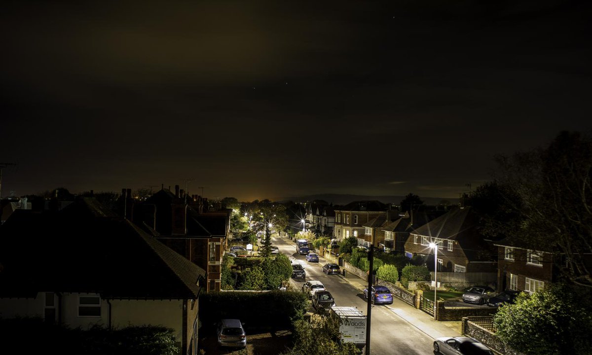 savebutterflies's tweet photo. Light pollution threatens many nocturnal insects, including important pollinators like moths, by disrupting their ability to feed, breed and carry out their usual behaviour. 

Help protect moths by following these simple steps 👉 https://t.co/9C94WWWFZd

#MothsMatter https://t.co/f3y8PXET03
