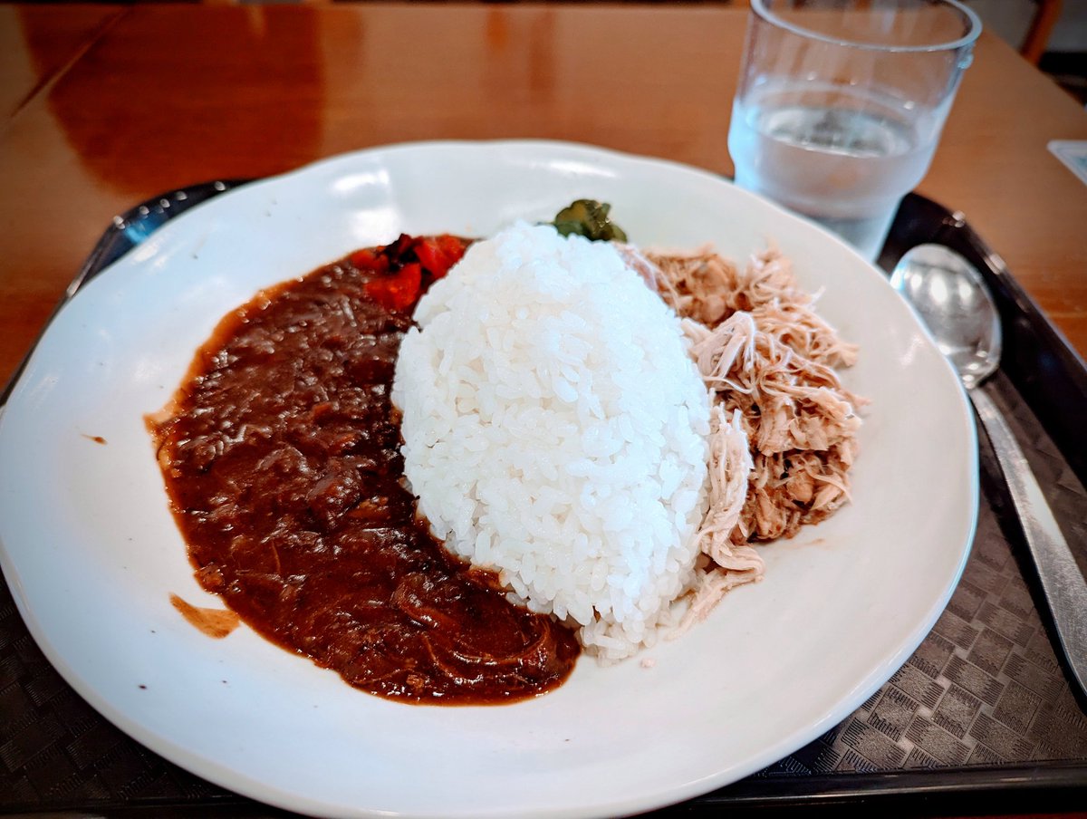 y_ikuta's tweet photo. 昨日新宿の西の方に用事があったので
ついでにお気に入りのカレー屋にも行ったのだけど安定の美味しさで大満足 https://t.co/PnzKY2NLic
