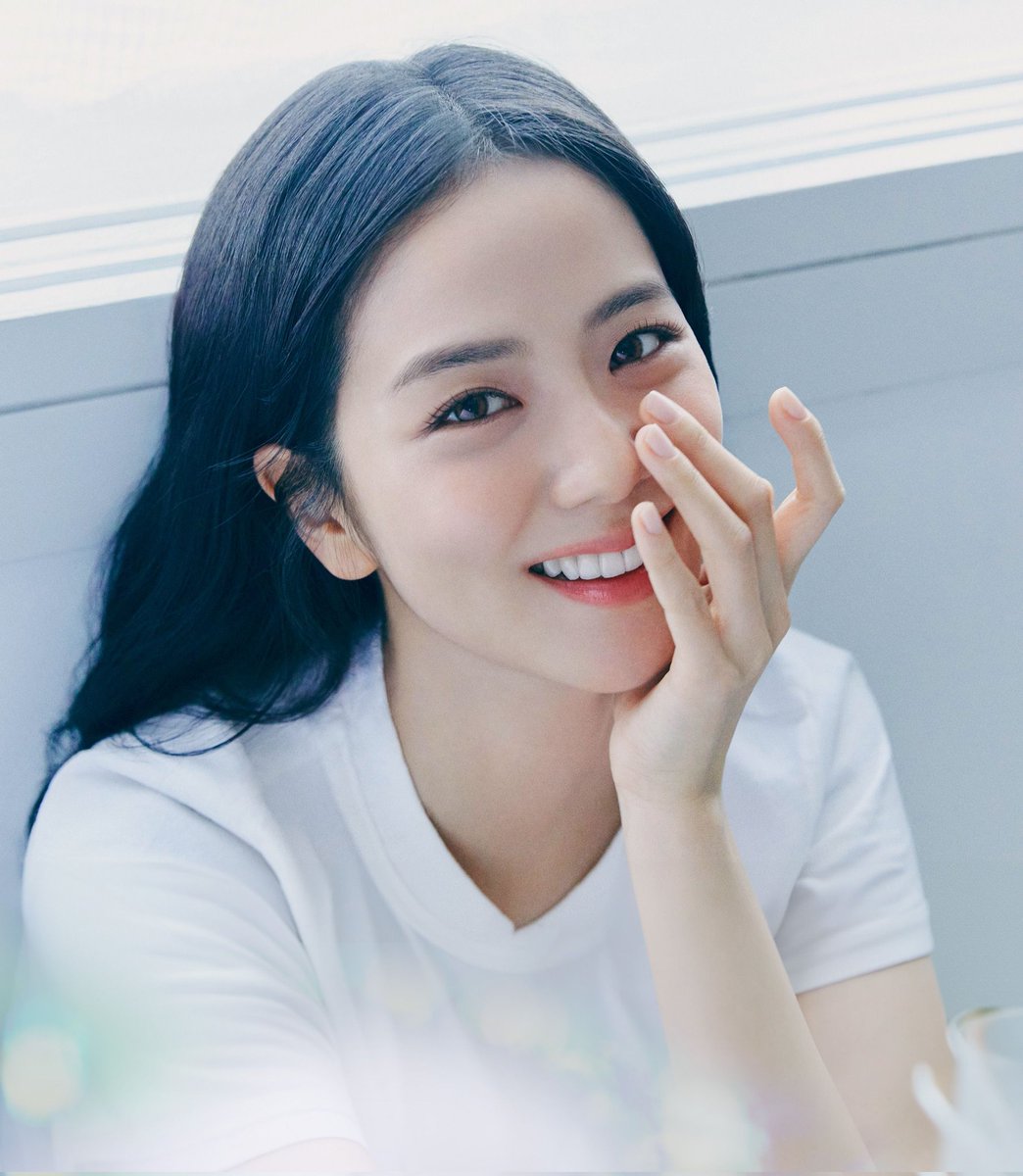 LoCobagtw's tweet image. She's amazing wooaooo! 

#JISOOxCartier #JISOOxDior #JISOO #JISOOxDunst #JISOOXDIORFOREVER #JISOOxDyson