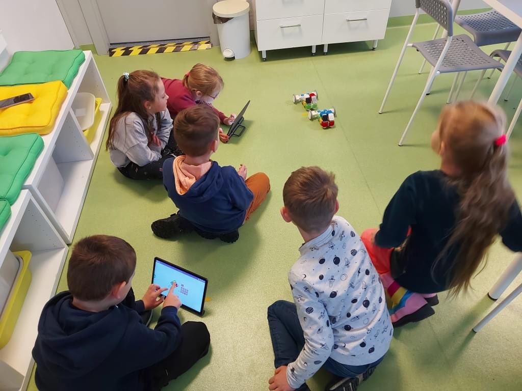 cubroid's tweet photo. Heading to the Mobile World Congress 2024 @mwc in Barcelona?
Drop @Cubroid a message. See you at #MWC2024!
#MWC2024 #MWC24 #STEAM #Robotics #Edtech #Barcelona #AIEducation #digitaltransformation #Cubroid #CuroAI #ARTIBO #Codingblock #Innovation https://t.co/P52rFoD976