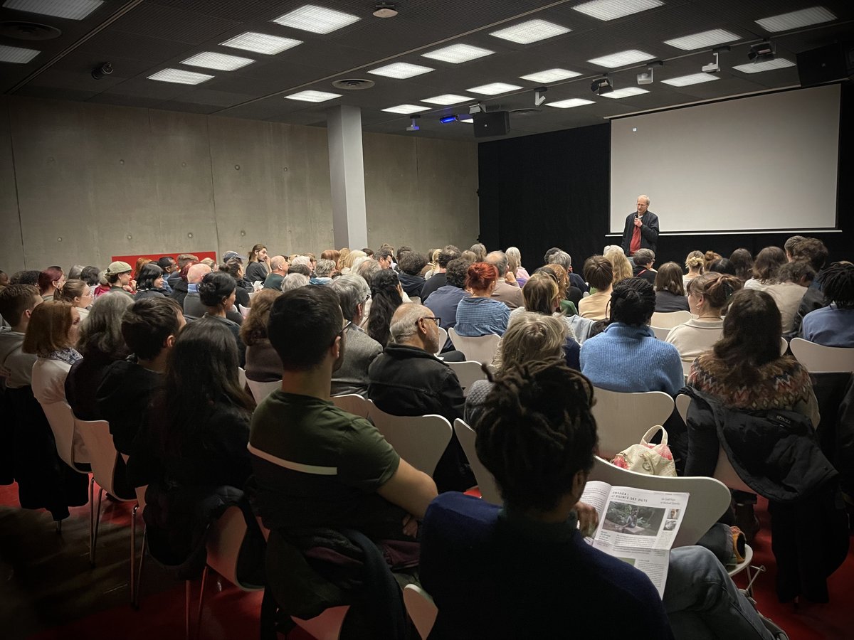 Émotion forte, palpable hier, mardi, pendant la projection de “Rwanda : le silence des mots” de Gaël Faye & Michael Sztanke, à la Médiathèque André Malraux en ouverture de l’édition 2024 de 'Vrai de vrai, festival du documentaire' à Strasbourg. Complet dès la 1ère séance. 🙏