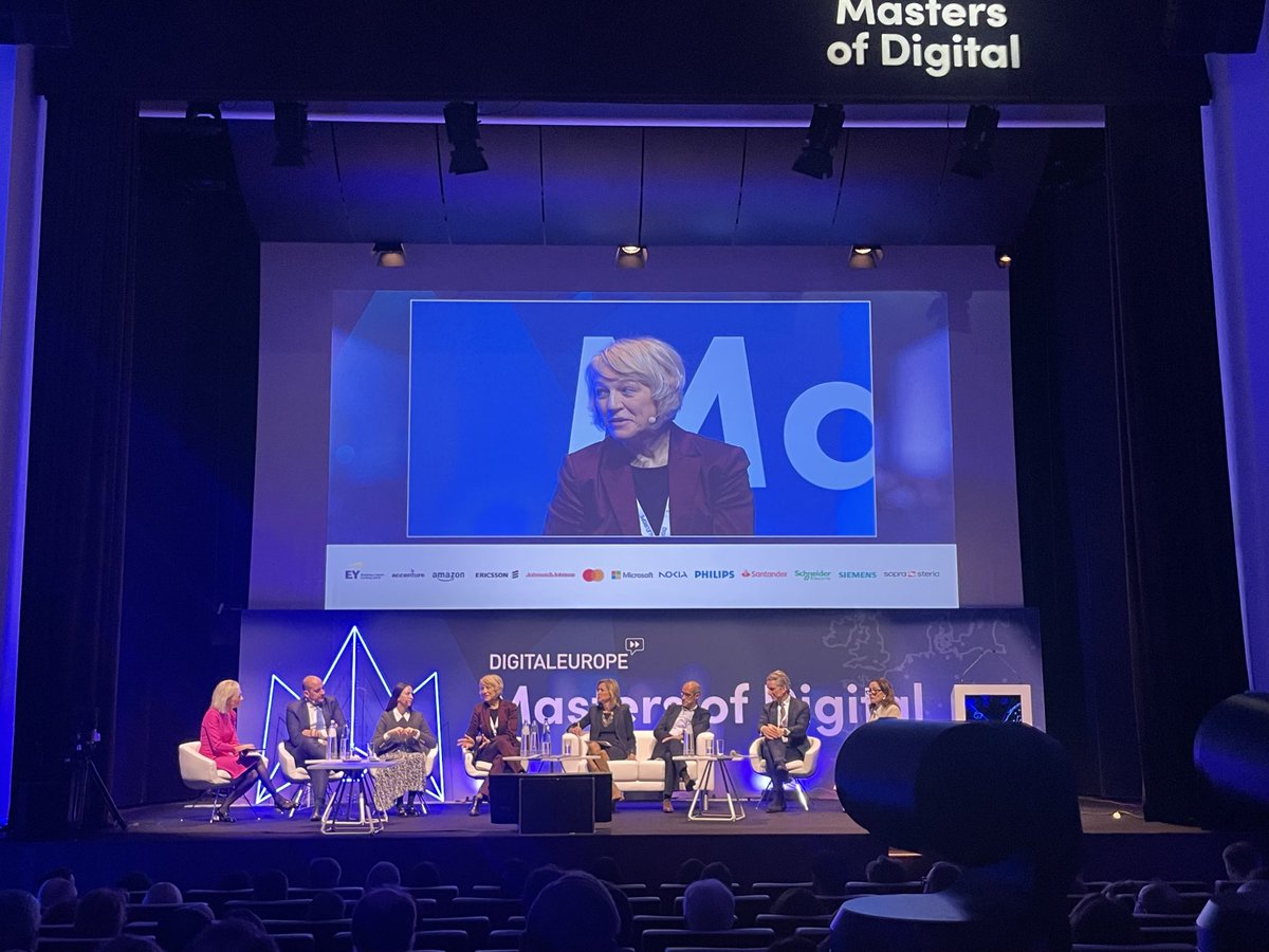dianemievis's tweet photo. Bringing back the ❤️ in the #EU single market with big ideas: great panel moderated by @BonefeldCecilia this morning at #MoD24 - connectivity as #1 investment priority, skills at all levels, building trust, innovation at the intersection & access to 💰. https://t.co/zG8Do4Pp1E