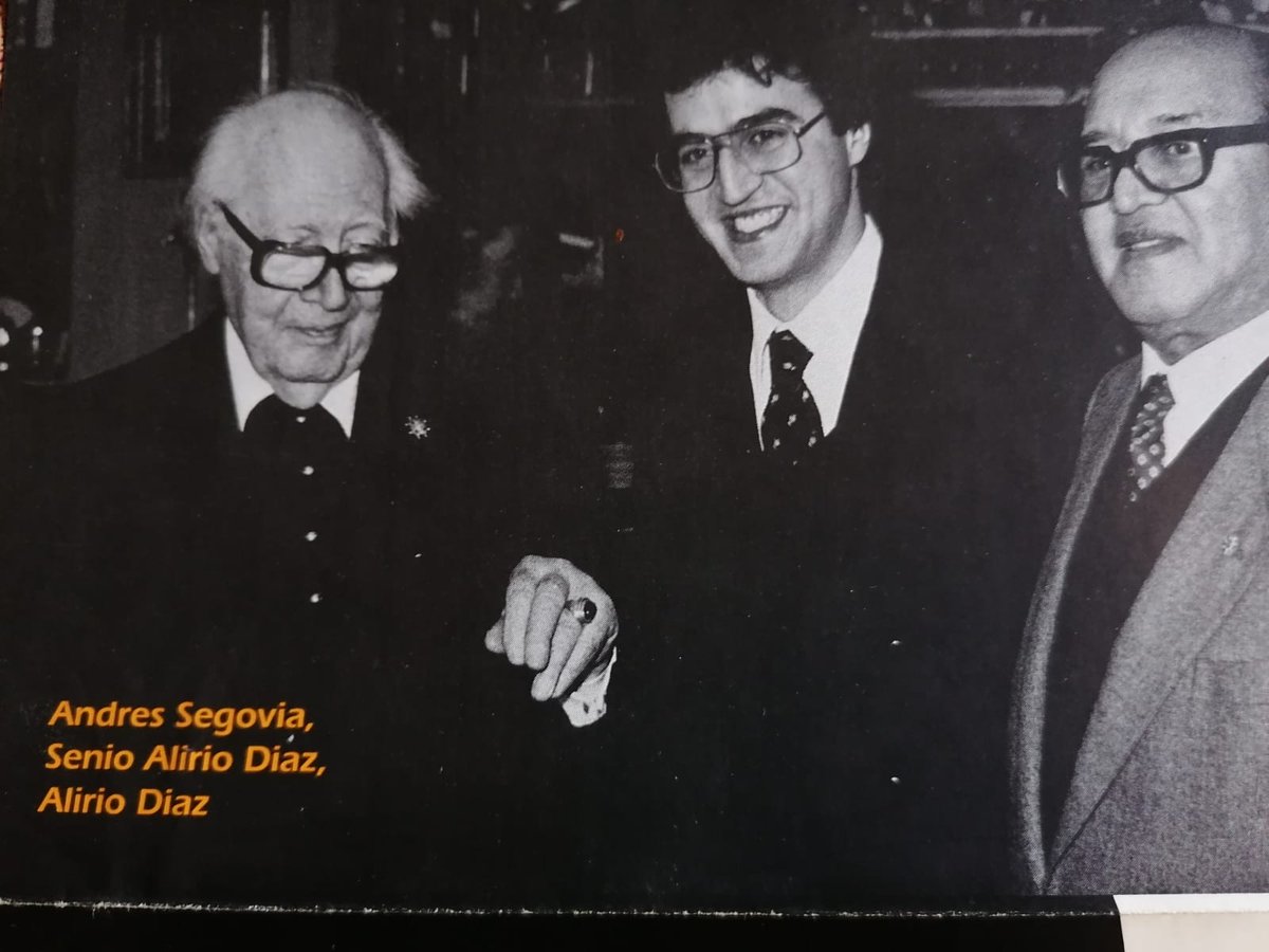 seniodiaz's tweet photo. Un día como hoy, nació Andrés Segovia, un Maestro inolvidable, lo recuerdo con mucho cariño.
Madrid 21/2/1982
#guitarist #guitar https://t.co/3cGXcZ0N8Y