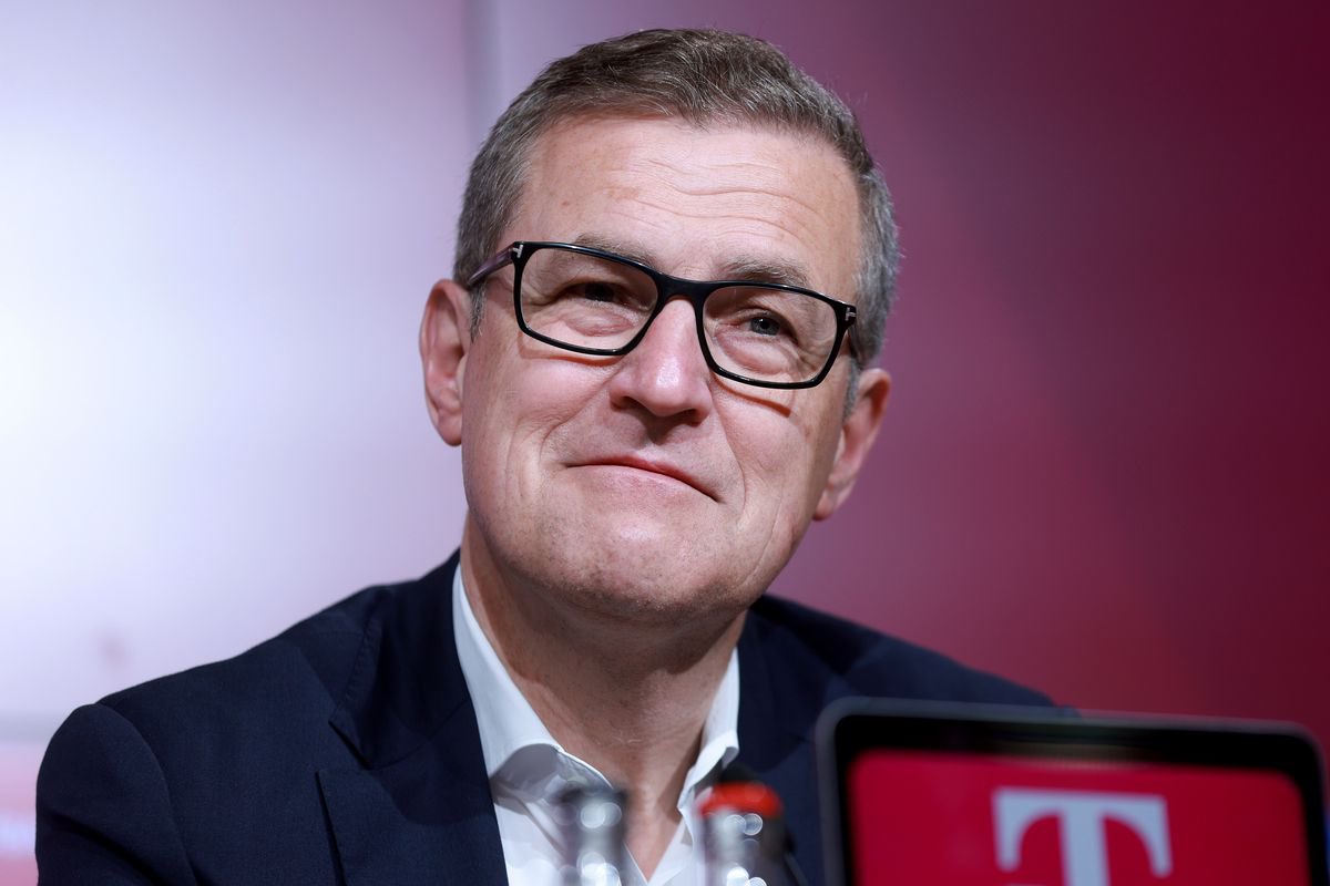 FabrizioRomano's tweet photo. 🔴 Bayern CEO Dreesen: “Our goal is to carry out a sporting realignment with a new coach for the 2024/25 season”. 

“Until then, every individual at the club is expressly challenged to achieve the maximum possible in the Champions League and Bundesliga”. https://t.co/HtS8Ew1oUT