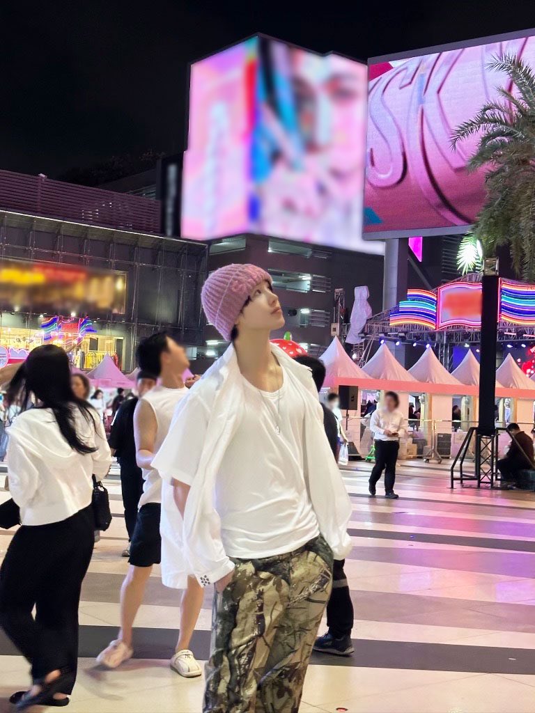 xikers_official's tweet photo. [#헌터] ว่ารักที่มีให้เธอมากกว่าดาวที่ลอยบนฟ้า🎶✨💫
#xikers #싸이커스 https://t.co/a1CIEuKEZa