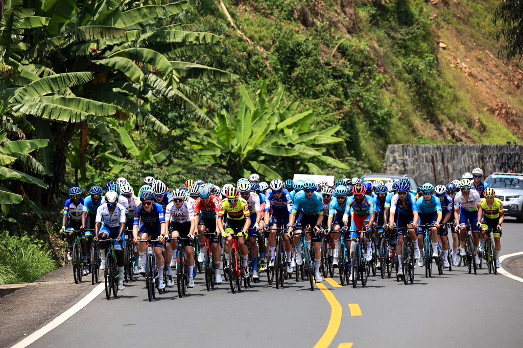 GG2i8YYWsAAyEUf?format=jpg&name=medium