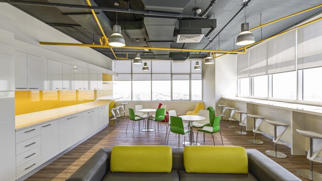 TICconstruccion's tweet photo. El perfil de las oficinas modernas: dinámicas, especializadas y menos densamente pobladas. Más en https://t.co/TMtYw18foC https://t.co/wZ8IRZjelu