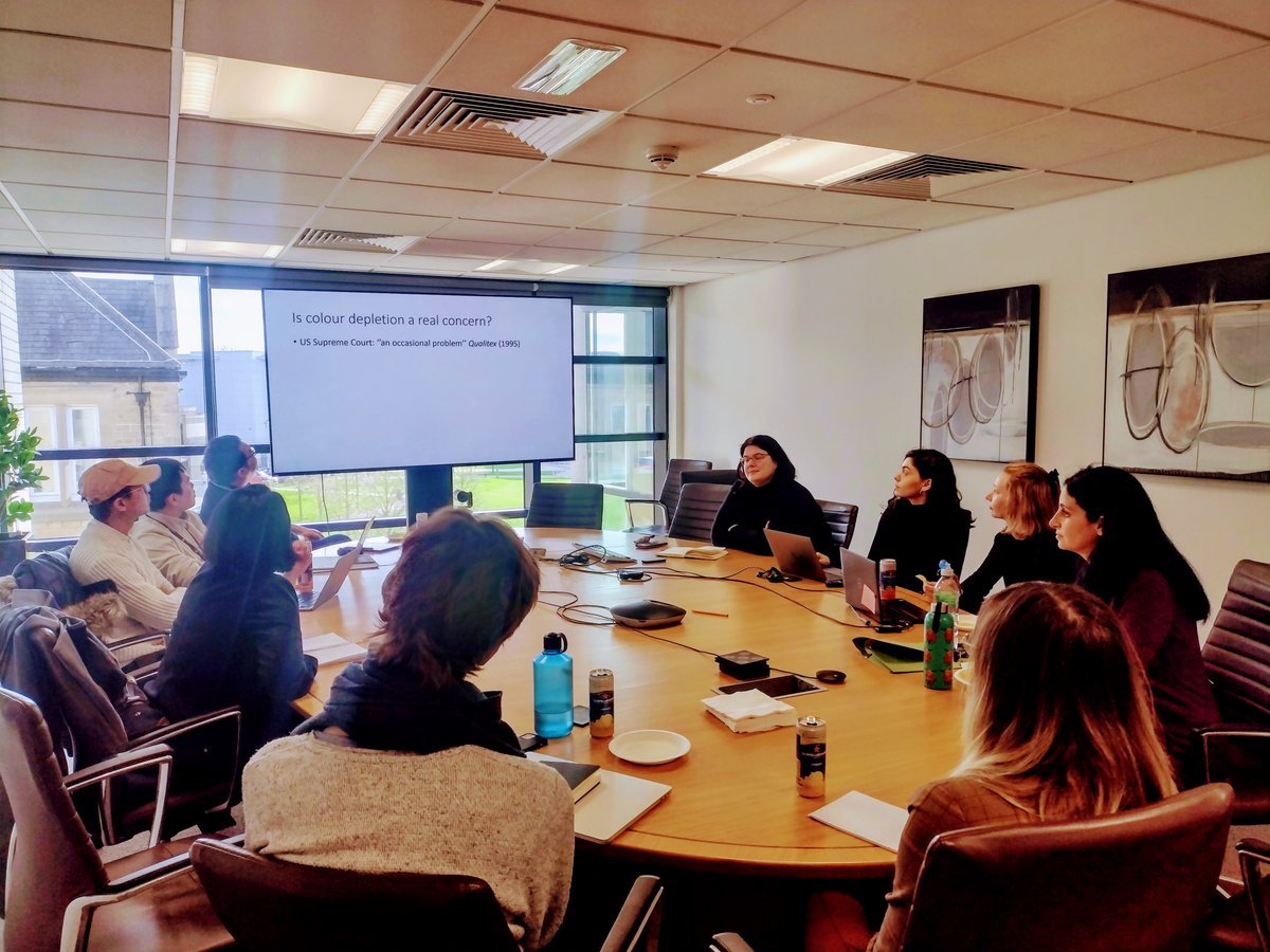 Wonderful launch of the @CBLP_Leeds PhD's New Approaches to Business Law Research Group yesterday, with a brilliant presentation by @XiaorenWang (@dundeeuni) of her amazing empirical work on USPTO Single Color Registrations