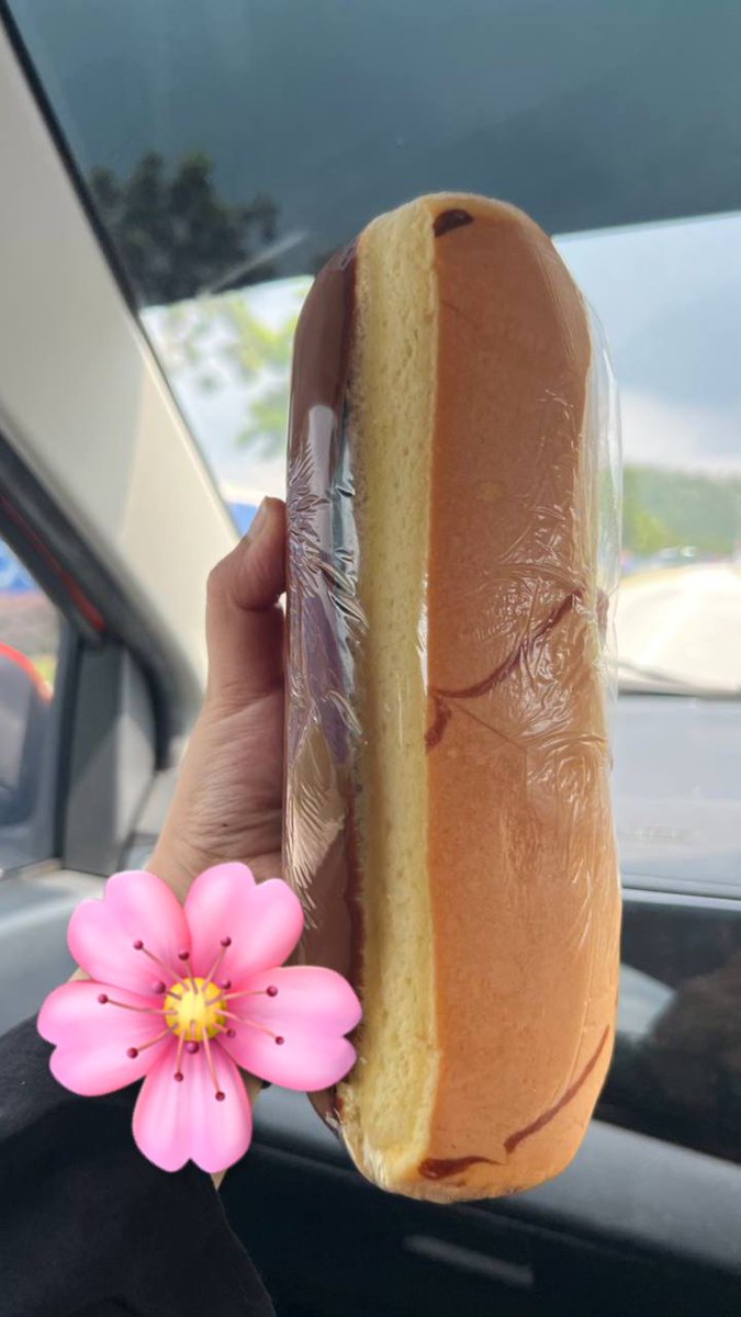 tyraaeee's tweet photo. Wehhh i rasa macam kena scam dengan seller kek ni 😫

Bukan main bagi feedback kata kek gebu gila pastu filling meleleh, tapi tengoklah apa i dapat??! 😭😭 https://t.co/AjBPdjCgXg