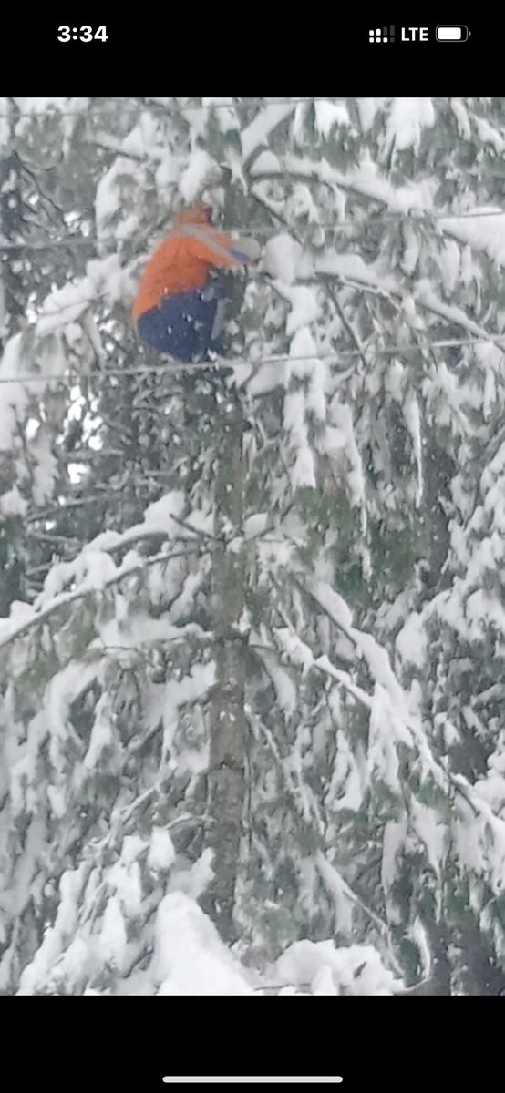 SDTangmarg's tweet photo. Gulmarg 33kv standby line also restored after putting strenuous efforts https://t.co/U5Fg0GTSg0