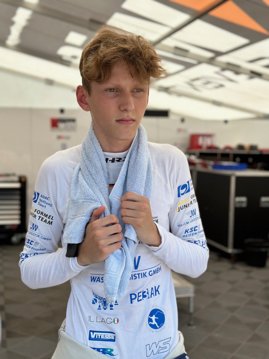 maxreisofficial's tweet photo. 🏎️💨
#MaxReis #MR28 #MaxReisMR28
#F4 #Formula4 #Formel4 #FFSA
@Racemates_eth @RenoDERLOT
@feeder_series @FormulaScout
@VolkerOsieka @pntdByWunschel https://t.co/tR8zFeq9Nb