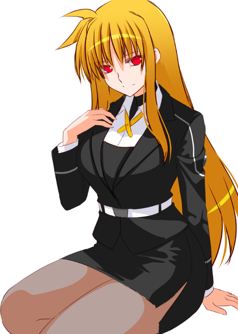 フェイトさん執務官服～
ミニスカが過ぎる! 