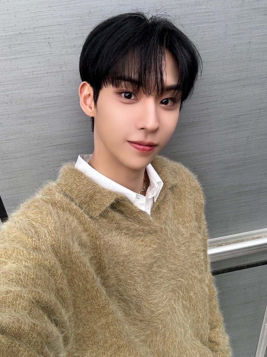 TPST__official's tweet photo. [📸TEMPIC]

24.02.21 #쇼챔피언

🎤💞 왕자님의 MC 데뷔🎤💞

화랑이의 쇼챔피언 MC 첫 방송🎉
매주 수요일마다 만날 수 있다니
벌써부터 행복하네요🥰🫶

화랑이와 함께 매주 행복하기🩷

#TEMPEST #템페스트
#한빈 #형섭 #혁 #은찬
#LEW #화랑 #태래 https://t.co/KoVwOdlcXd