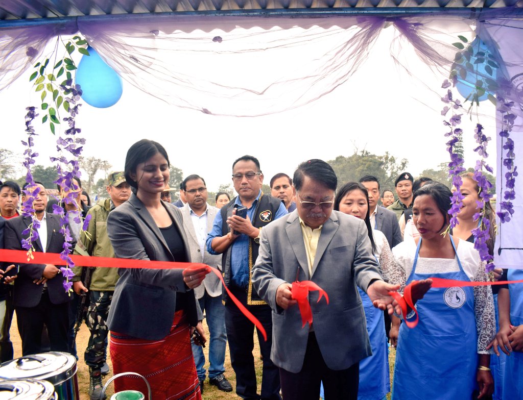 yadavVish21_IAS's tweet photo. #WomenEmpowerment 
On auspicious 38th Statehood Day,we launched livelihood services for 3 SHGs- Mother's Kitchen Namsang, Soha and Mopaya Tapioca Chips under ArSLM
Total SHGs: 124
Households covered: 1002
Old-age SHGs: 3

Will be catering to services in all govt and public places https://t.co/JdYtaHhVFE