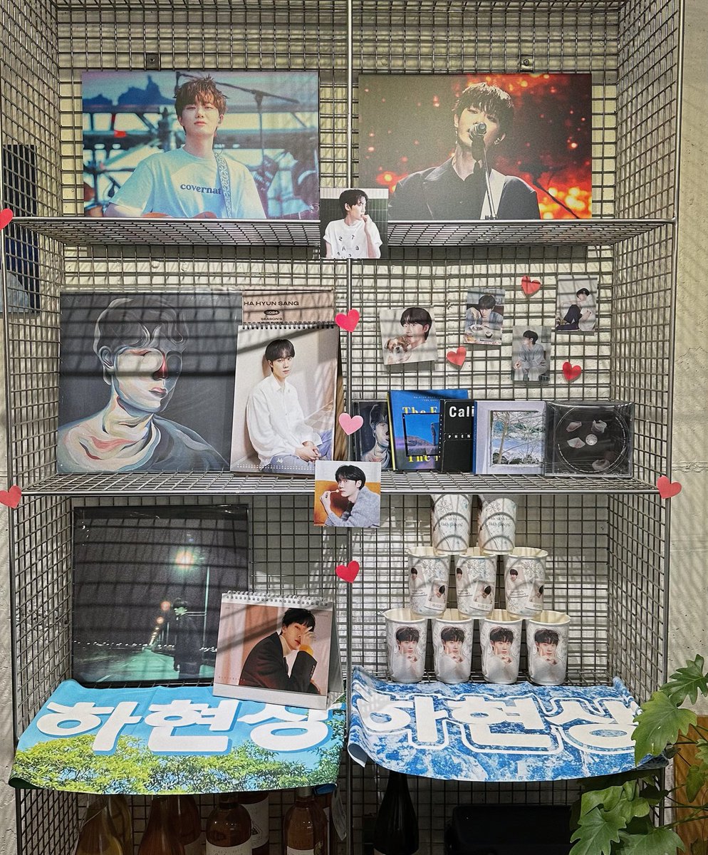 meow_914's tweet photo. 카페 덕분에 현상이와 현상이 목소리로 가득 찬 곳에서 너무 행복한 시간 보냈어요 !! 현상이로 가득 채운 카페 열어주셔서 감사합니다🫶 현상아 사랑해 !!!

#With_All_My_Love
#데뷔_6주년_기다려왔다고_맘을_나눠줄게 https://t.co/sPPuth3dRe