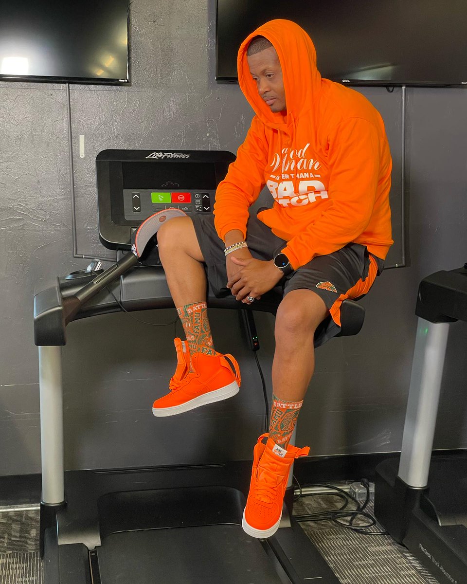 losLAUREN718's tweet image. Excuses make the day easy, but tomorrow hard. Discipline makes today hard, but tomorrow easy. You choose. #allergictofailure #addictedtosuccess #onlybelieversachievesuccess #noexcuses #noprocrastination #paidontime #anytimefitness