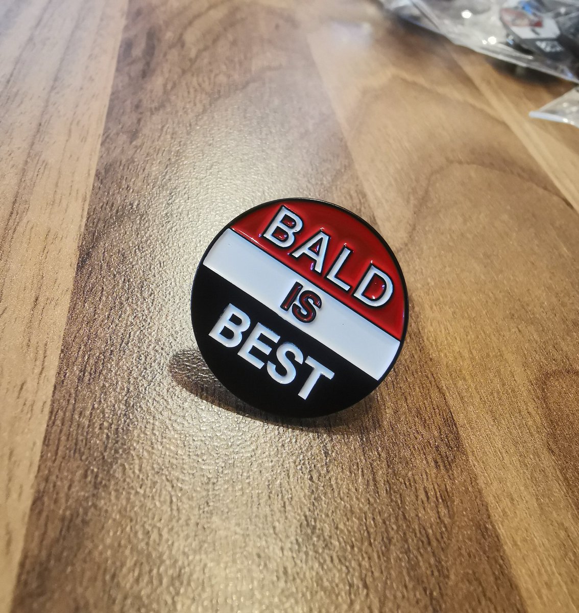 AlternativeMUFC's tweet photo. ***BALD IS BEST PINS***

THE SIXTH RUN...DUE TO DEMAND.

3-4 week turnaround for postage.

Limited numbers with fixed order quantities and I'll be ordering from the manufacturers today so if you want one, move sharpish &amp; pre order yours here: 

https://t.co/Yn7uo5wq1m

🇾🇪🇾🇪🇾🇪 https://t.co/JuSxanWjHX