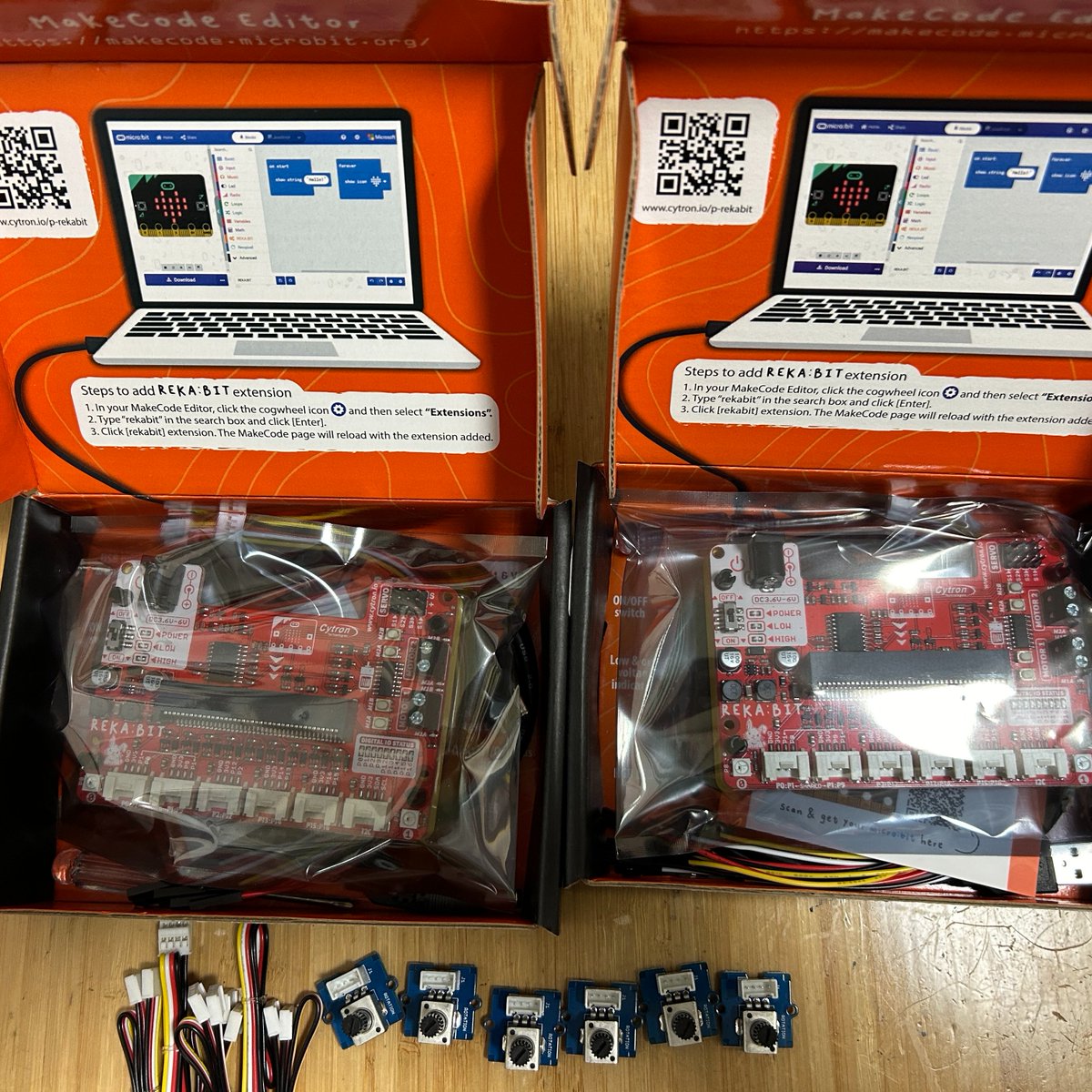 CoderDojoNago's tweet photo. REKA:BITとGROVE - ボリュームを購入しました。#microbit と #レゴ 、#GeekServo をつけていろいろ作ってみよう。 https://t.co/1X5asv5k51