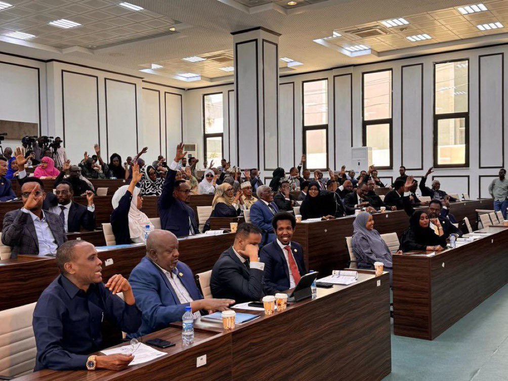 HistoricDay for 🇸🇴 & 🇹🇷, today, Somali cabinet & parliament approve Defense & Economic Cooperation Framework Agreement with Turkey! This pact strengthens Somalia's military & navy capabilities, and protects our sovereignty territorial integrity.