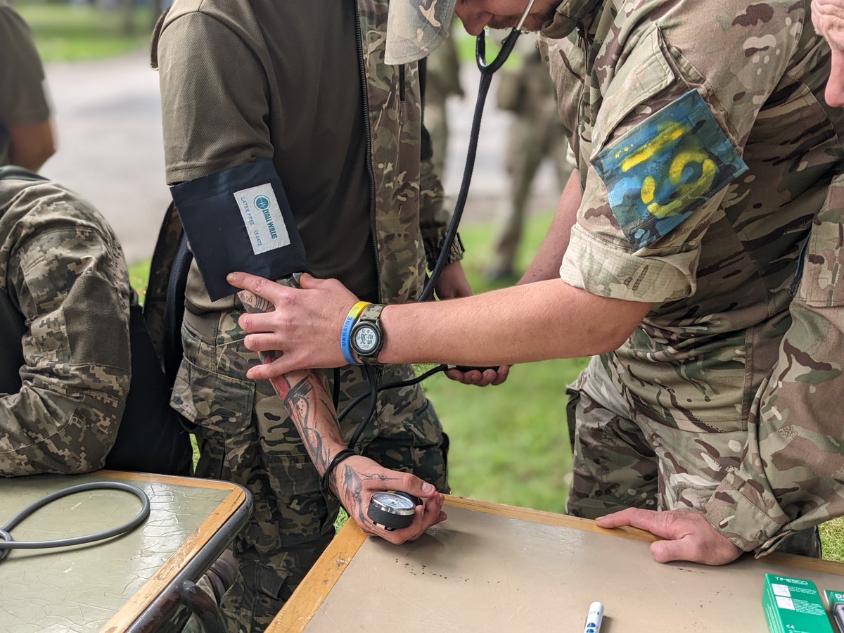 🇬🇧 & 🇳🇱 continue to stand with Ukraine, together we have provided training for thousands of brave Ukrainians, to help them protect their homeland. This includes basic training of 🇺🇦 soldiers, as well as programmes to train medics, pilots, and commandos. #SlavaUkraïni