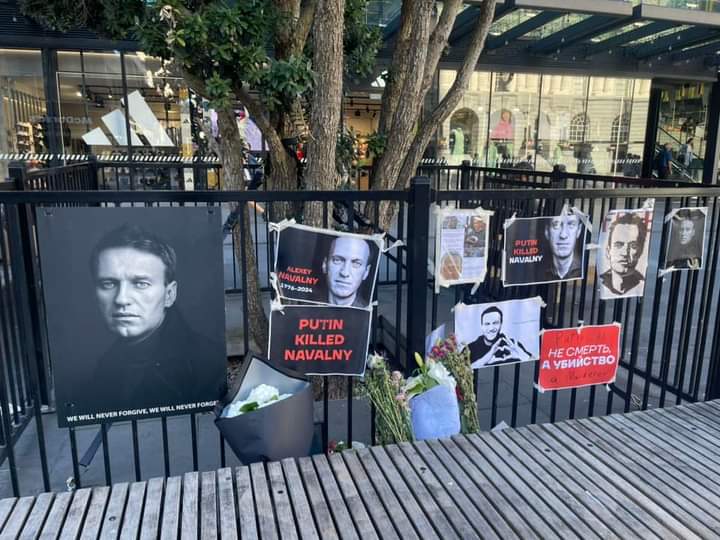 natakimaMCHP's tweet photo. Auckland, New Zealand.
#Navalny #PutinIsaWarCriminal https://t.co/FZd0k5C5M1