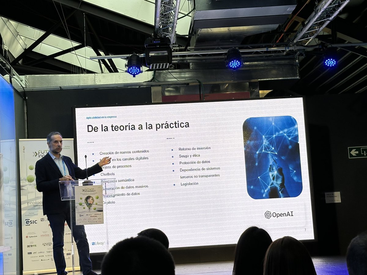 SandraAlcolea's tweet photo. Aprendiendo aplicaciones de IA en diferentes procesos. 
#FID24 https://t.co/YdFGuabqwG