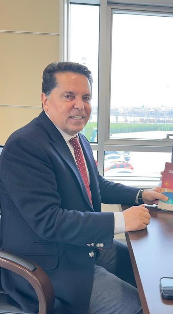 CHP Esenyurt Belediye Başkan Adayımız Prof. Dr. Ahmet Özer Hoca ile Esenyurt'ta Tam Yol İleri.