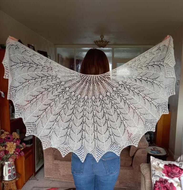 dtcrafts's tweet image. Our customers are amazing. This stunning shawl was knitted in our light grey alpaca/silk laceweight yarn. It's so beautiful!

All of our undyed yarns are specially selected to be ideal for hand dyeing, but look lovely in their natural colours too!

#handDyeing #dyes #naturalDyes