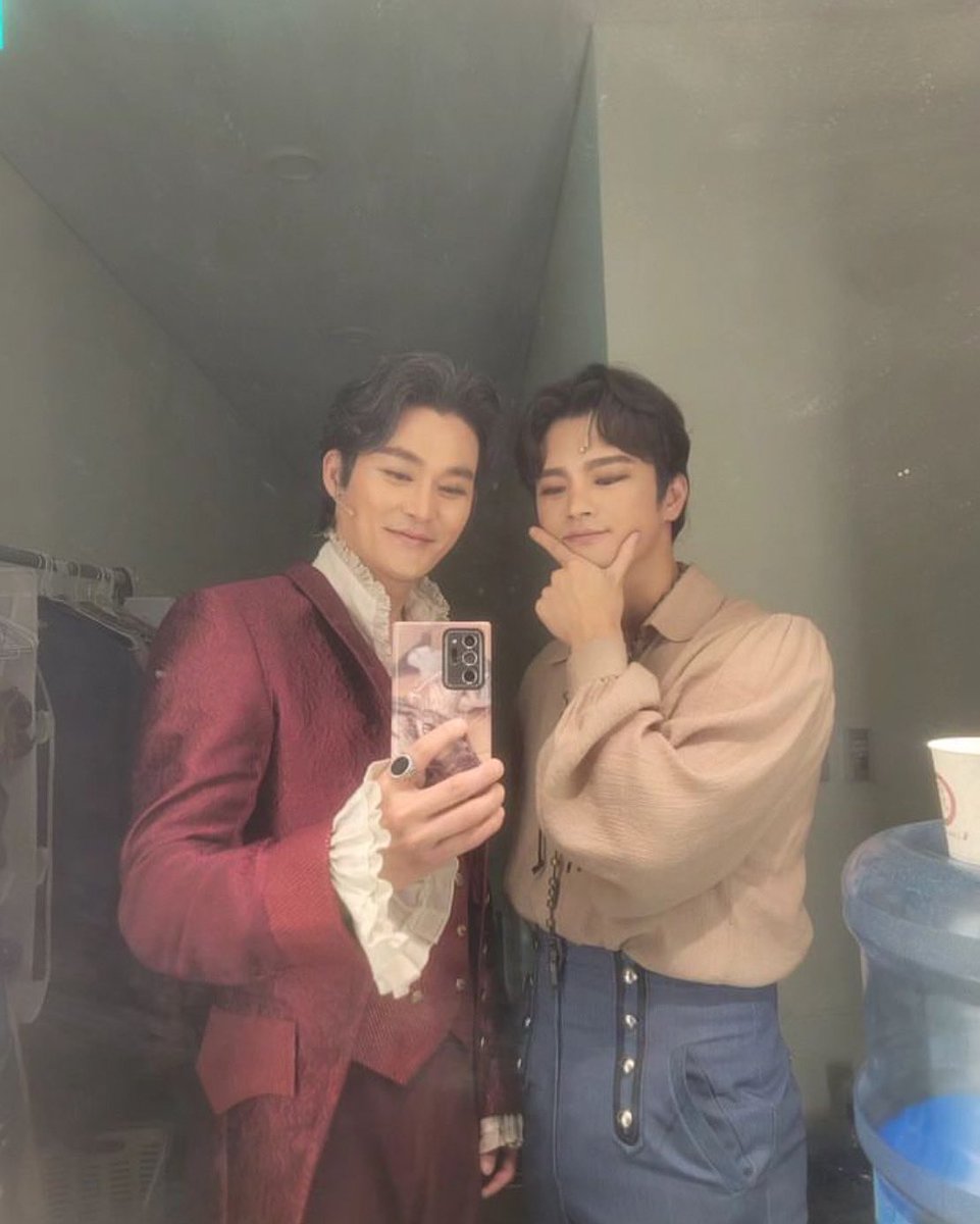 Rosemar16765305's tweet photo. Thx for sharing @kangtaieul
This is his last day and he posted with InGuk and other actors
์๊ฐ ๐๐ป~ ์ฉ์ฉํ ๊ทธ๋ฅ ์๋๋ชฌ๋ ๐
Goodbye ๐๐ป~ Just a brave InMonte ๐
@seo_cccc #seoinguk #์์ธ๊ตญ #ใฝใคใณใฐใฏ #ๅพไปๅ
#kangtaieul #mondego
#MonteCristo #EdmondDantes #InMonte https://t.co/27WC7nUwpG