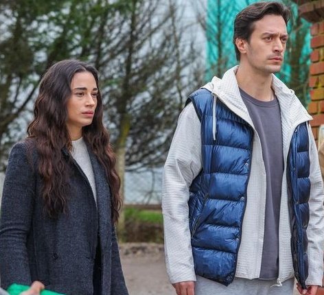 GabyAleFran91's tweet photo. @birsevdadirtrt Hoy habrá más #BirSevdadir #Yasil 😍💕💕😍 https://t.co/UWllQg1TLG