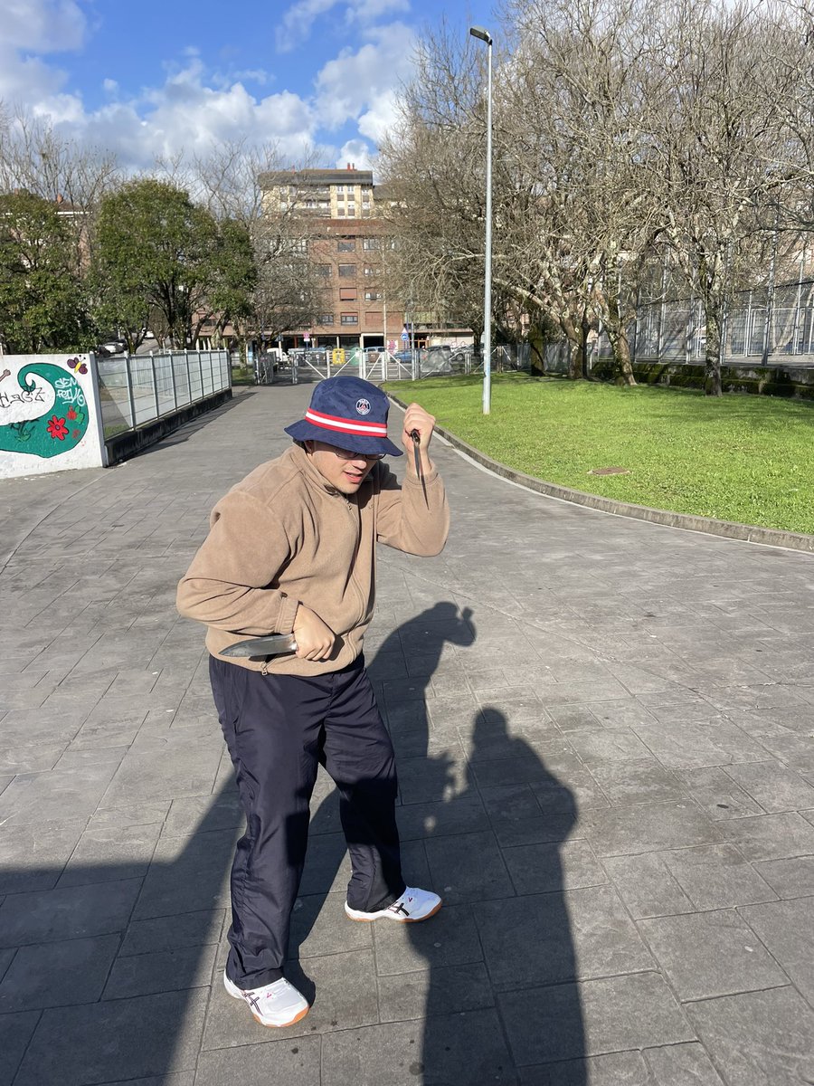 mikelsb5's tweet photo. Buenos diaaaas!! 
Espero que estén teniendo todos un lindo día 🥰🥰
Yo me encuentro controlando un poco el bloque de santutxu 🤪
Espero que sean felices!!!!!!
Chaaaao😶‍🌫️
#ELDENRING #mosquitos #GHDUOArchiMartes #InterAtleticoMadrid https://t.co/fnL4OZ6Gfe