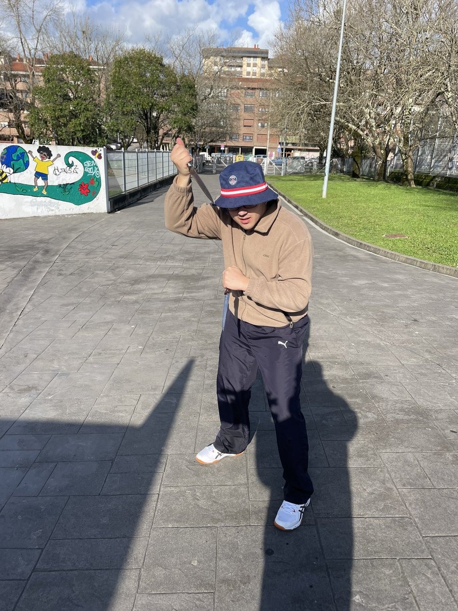mikelsb5's tweet photo. Buenos diaaaas!! 
Espero que estén teniendo todos un lindo día 🥰🥰
Yo me encuentro controlando un poco el bloque de santutxu 🤪
Espero que sean felices!!!!!!
Chaaaao😶‍🌫️
#ELDENRING #mosquitos #GHDUOArchiMartes #InterAtleticoMadrid https://t.co/fnL4OZ6Gfe
