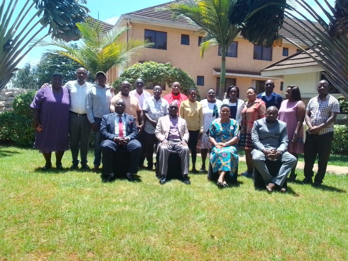 EAFFinfo's tweet photo. #EAFF supervision mission to members in #kenya.
Day 1.
Happening now!
#EAFF President @elizabethnsima continues to meet members #touch base @klpakenya #BOD #Secretariat Discuss, strategic direction, #future plans #alignments support from the #EAFF @IFAD #livestock #agriculture https://t.co/lFpDeyg7FV