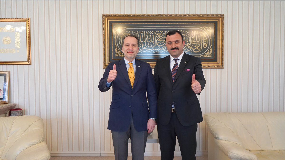 rpkarabulutt's tweet photo. Partimize katılışımın 3. yıldönümünde Milli Görüş liderimiz Sn. Dr. Muhammed Ali Fatih Erbakan beyin hanesine misafir olmak nasip oldu. Bazen hislerinizi anlatamazsınız, işte tam olarak öyle.
@ErbakanFatih 🤍🇹🇷 https://t.co/0r0IfcjKJ7