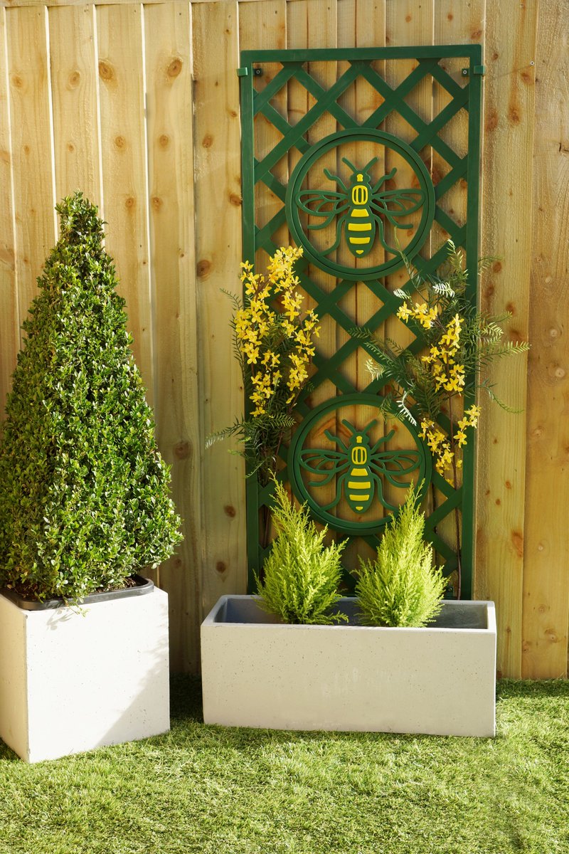 DerbyshirePoly's tweet photo. With spring just around the corner now is the perfect time to start planning your garden decor, Luxury Trellis Panels - suitable to be left outdoors in all weather conditions. Visit our website
https://t.co/C6hgV8Ahc9 https://t.co/7ftmtfBqA2