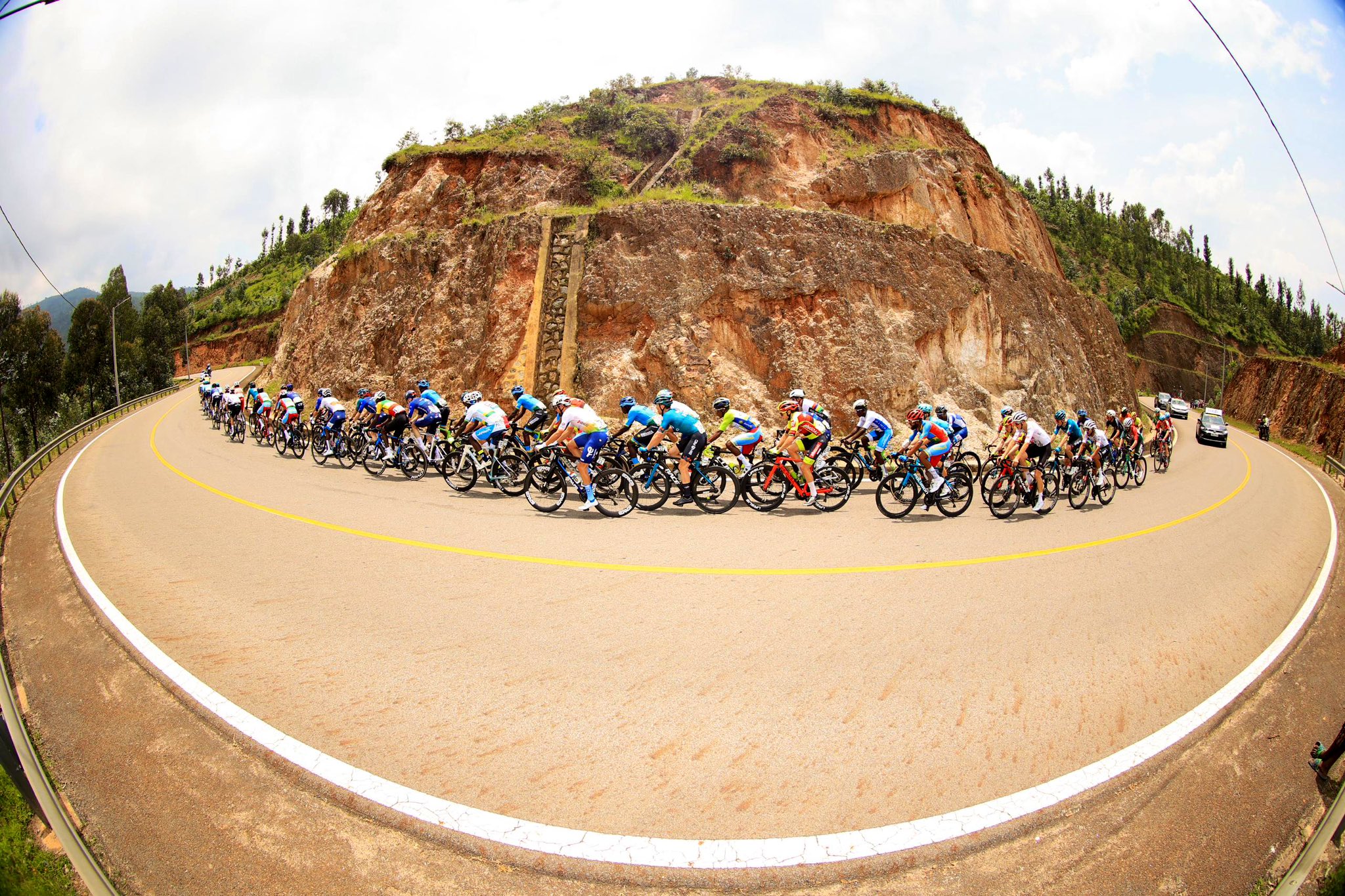 GG2vxS-XoAA25K7?format=jpg&name=large