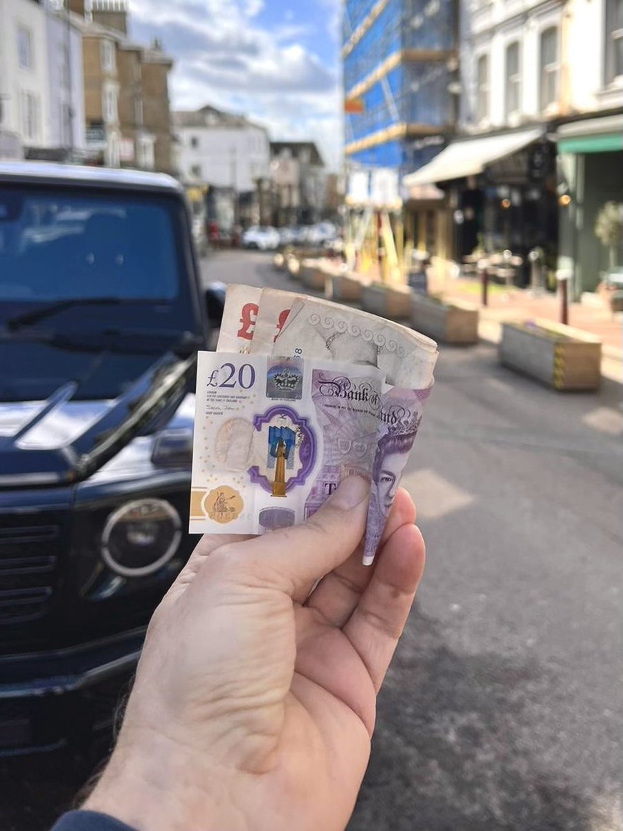 Simon Squibb tweet media